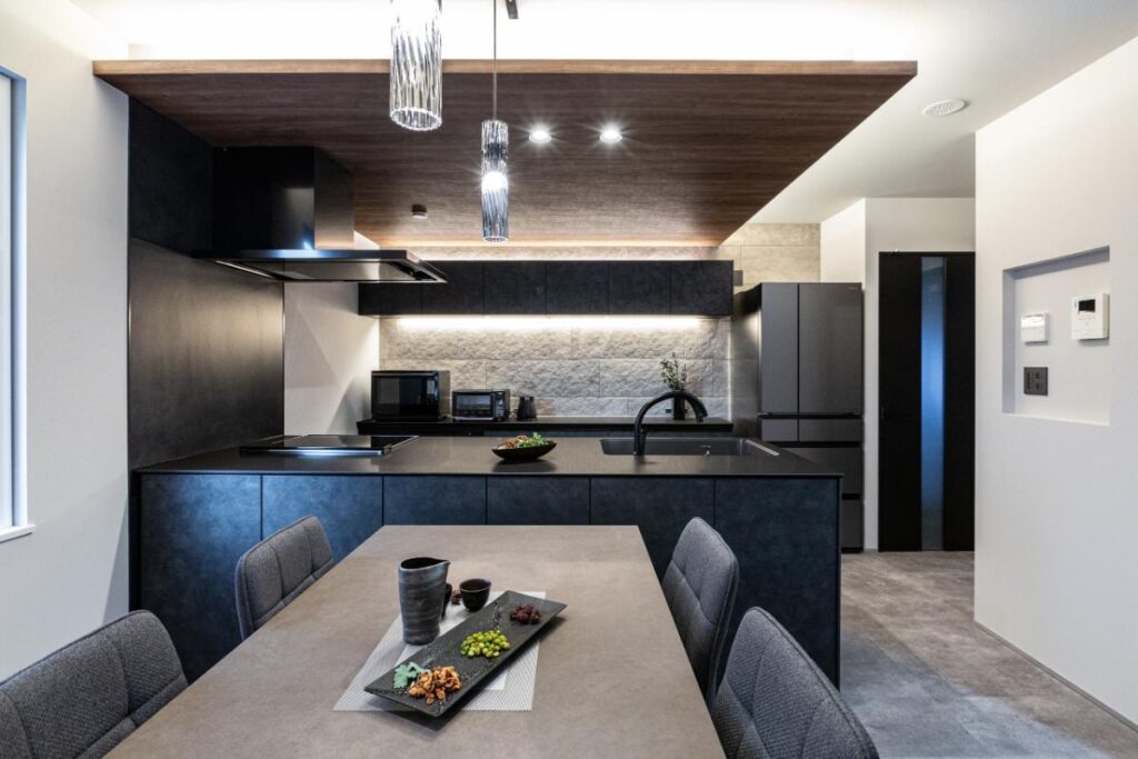 リノベーション後：正面から見たキッチン